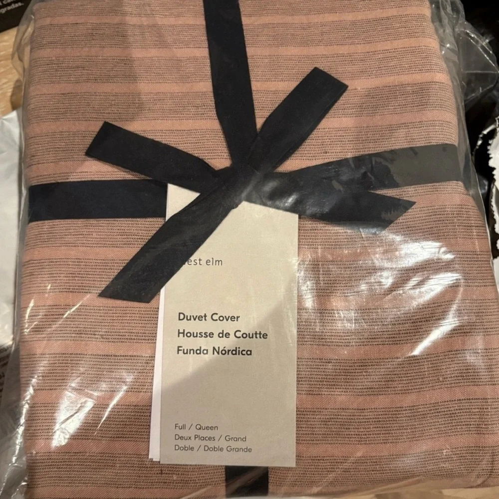West Elm European Flax Linen Queen Size Brand-new